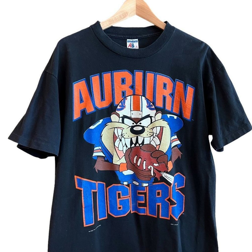 VTG 90s Looney Tunes Taz Auburn Tigers College Football Cartoon Art T Shirt
